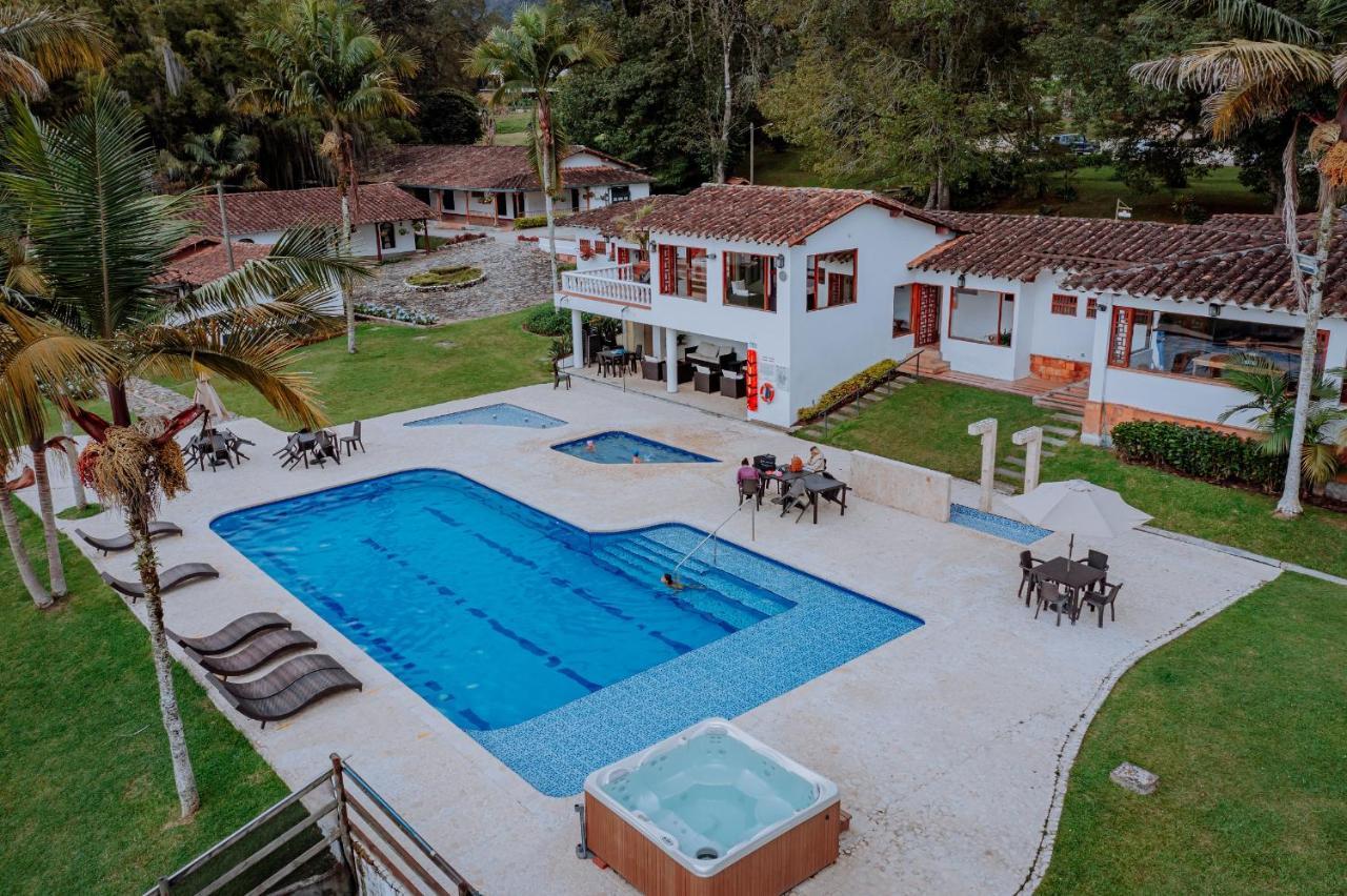 מלון אל רטירו Club Campestre Hacienda Fizebad מראה חיצוני תמונה