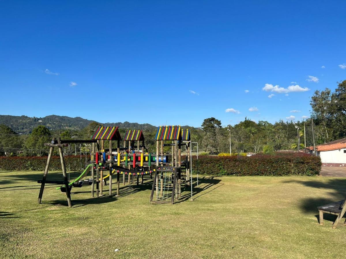 מלון אל רטירו Club Campestre Hacienda Fizebad מראה חיצוני תמונה