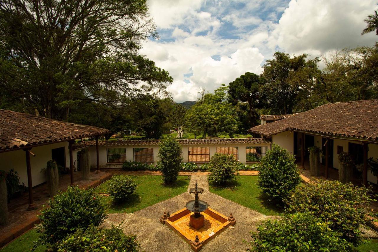 מלון אל רטירו Club Campestre Hacienda Fizebad מראה חיצוני תמונה